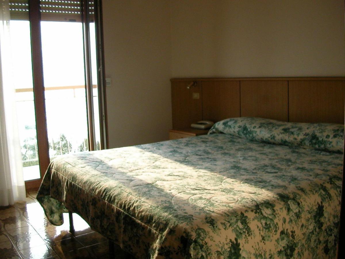Hotel San Faustino Torri Del Benaco Buitenkant foto